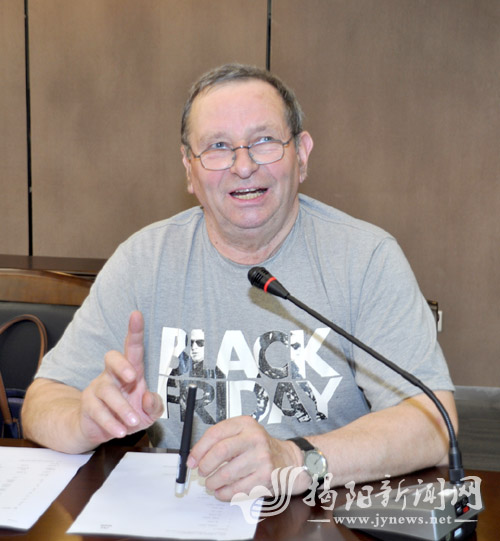 德國(guó)高級(jí)專家Ost:發(fā)展需要更多高素質(zhì)人才